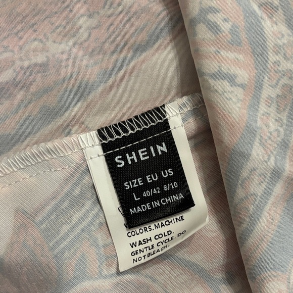 SHEIN Red and Blue Paisley Casual Dress - Picture 2 of 3